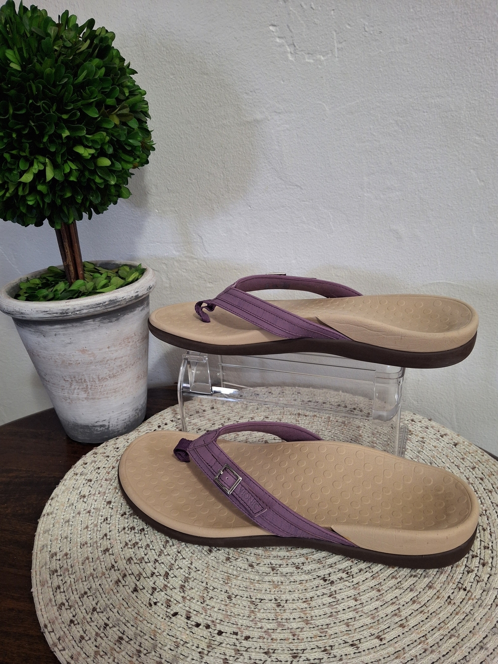 Vionic Women’s Purple Casual Flip Flop Sandals Size 11.